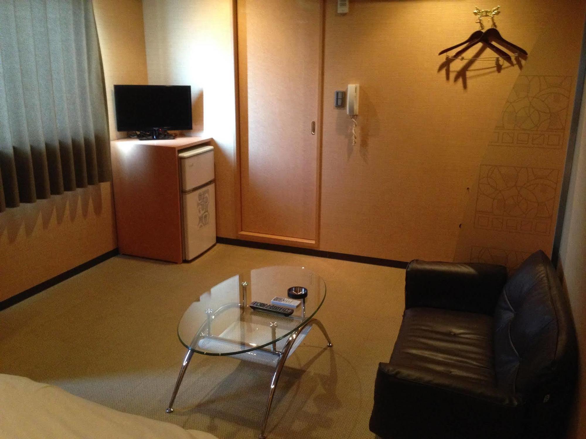 Uehonmachi Plaza Hotel (Adults Only) Οσάκα Εξωτερικό φωτογραφία